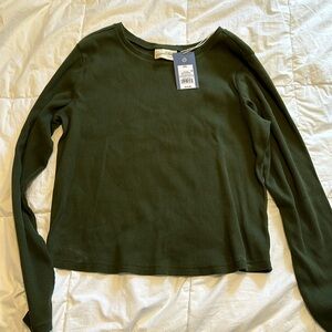 Size XXL cropped long sleeve shirt